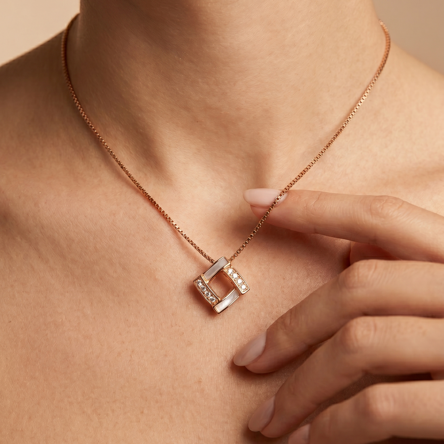 Geometric Loop Pendant Necklace – 925 Silver